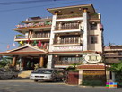 Вид отеля Van Loi с улицы