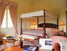 В Raffles Hotel le Royal останавливались Сомерсет Моэм, Шарль де Голль и Жаклин Кеннеди