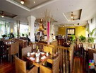Кафе Angkor Royal предлагает западную, восточную и тайскую кухню