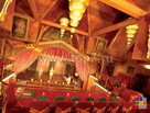 В театре Apsara при Angkor Village проходит самое пышное шоу Сием Риепа